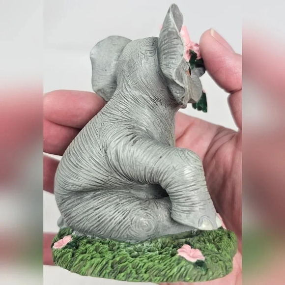 Trunk Full Of Hope Collection Elephant Figurine "A Trunk Full Of Caring" #3091A - Picture 6 of 11